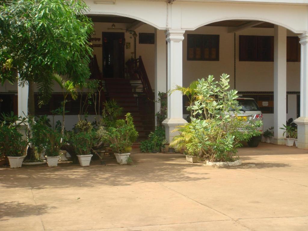 Champa Hotel Pakse Exterior photo