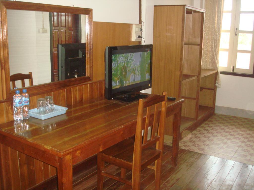 Champa Hotel Pakse Exterior photo